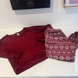 🌟3/$15🌟Red and White Snowflake Pajama/Lounging Set